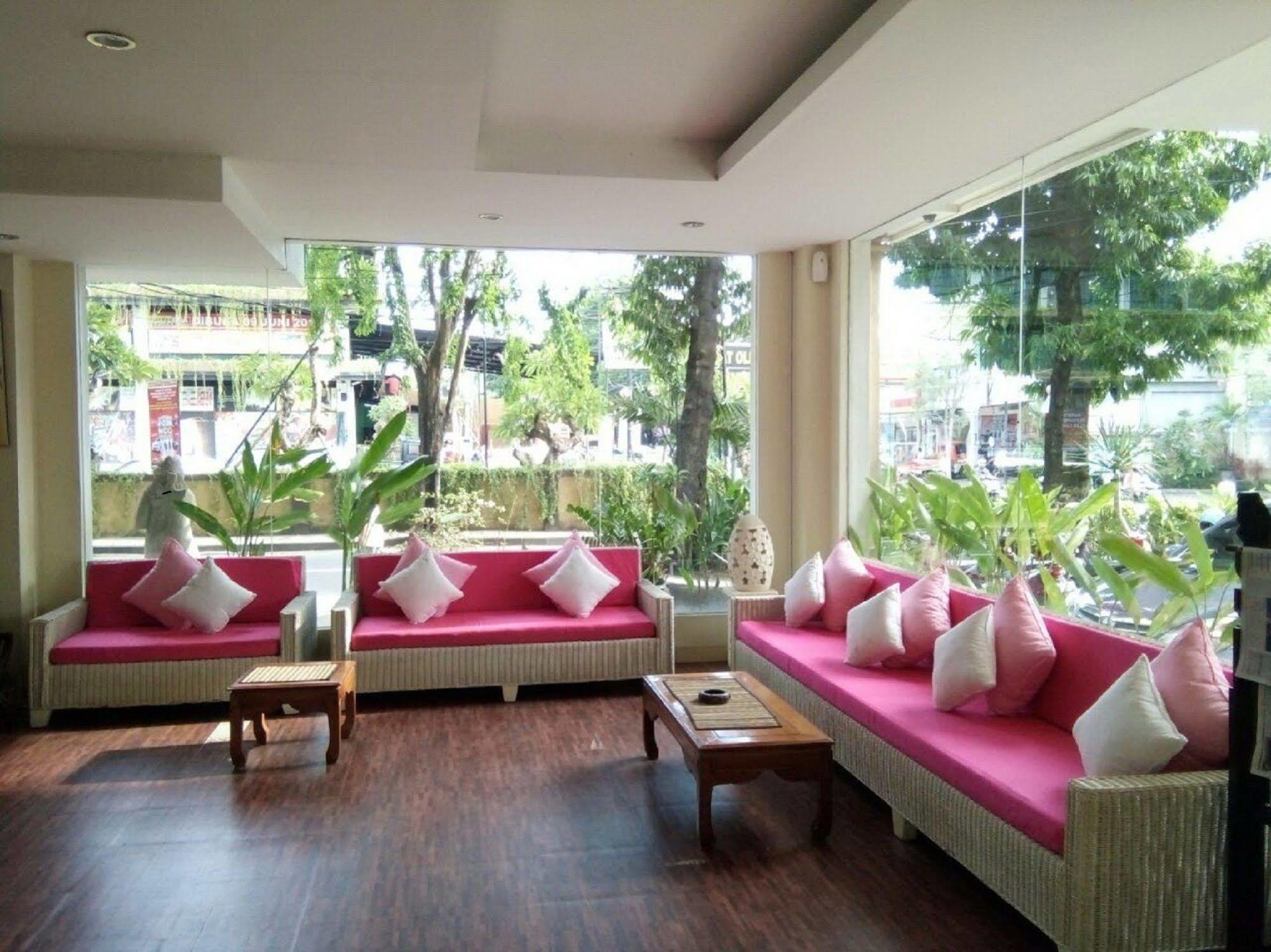 Reddoorz @ Raya Kuta Hotel Kuta  Exterior photo